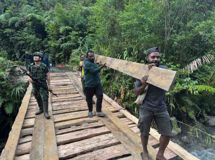 TNI dan Warga Tak Menyerah: Jembatan yang Dirusak OPM Kini Jadi Simbol Keberanian