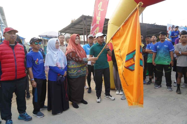 Bupati dan Wakil Bupati Pringsewu Lepas Peserta Fun Run