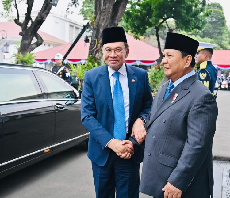 Hangat dan Bersahabat, Presiden Prabowo Sambut Kunjungan PM Malaysia Anwar Ibrahim di Istana Merdeka Jakarta