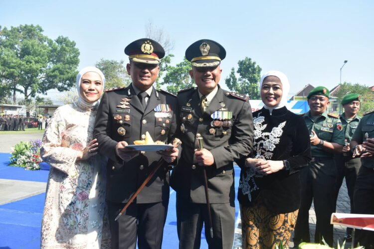 Dandim 0818/Malang-Batu Hadiri Upacara HUT Bhayangkara ke-79 di Pendopo Kabupaten Malang