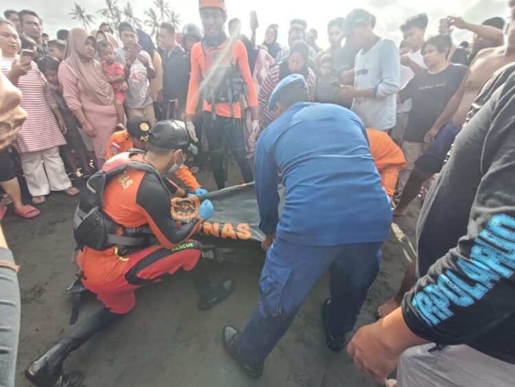 Personel Polda Bali Dikerahkan Cari Korban Kapal Tenggelam di Selat Bali