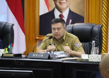 Sekjen Kemendagri Tekankan Pentingnya Pemda Antisipasi Kenaikan Harga Bahan Pokok dan Dukung Program Tiga Juta Rumah