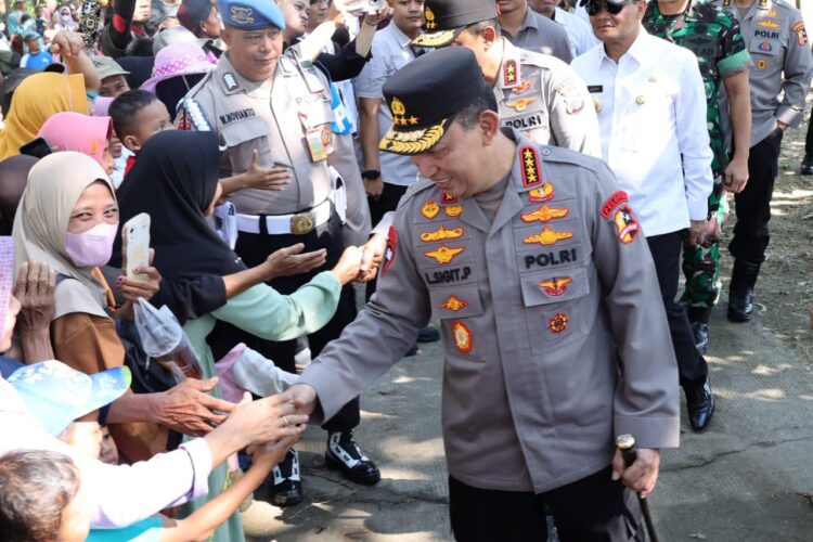 Terus Wujudkan Swasembada Pangan, Kapolri Laksanakan Penanaman Jagung Kuartal III 