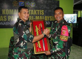 Dansatgas Letkol Arh Andy Qomarudin Terima Kunjungan Pangkogabwilhan I di Pos Kotis Gabma Entikong