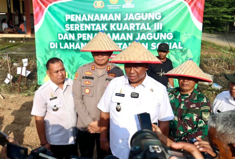 Kapolres Lampung Tengah Bersama Forkopimda Tanam Jagung Serentak Kuartal III, Dukung Swasembada Pangan Nasional