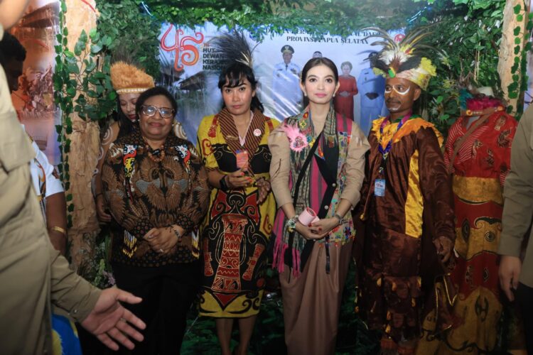 Hadiri Pembukaan HUT Ke-45 Dekranas, Wamendagri Ribka Haluk: Momentum Perajin Indonesia Menembus Pasar Dunia