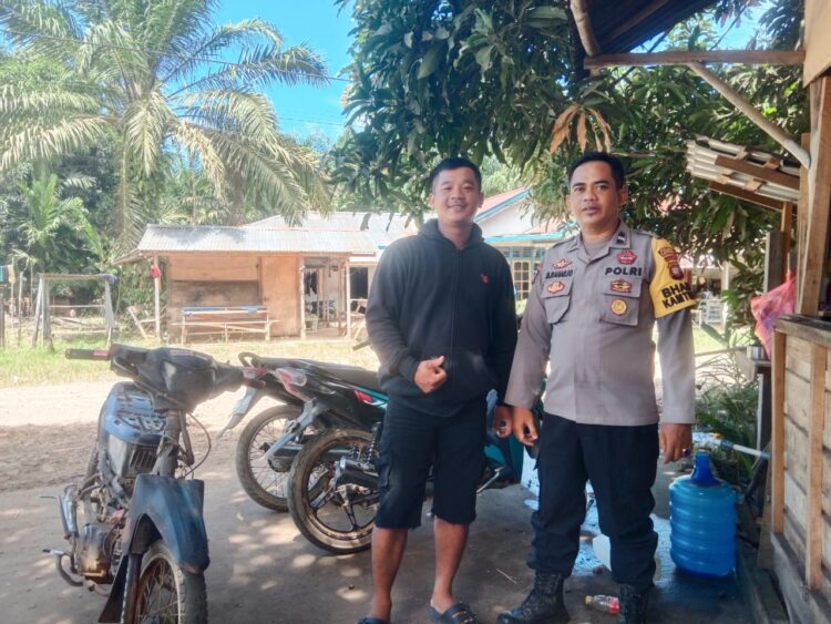 Dekatkan Diri dengan Warga, Bhabinkamtibmas Desa Aktif Lakukan Sambang dan Dialog Kamtibmas