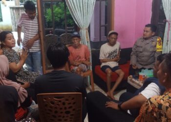 Bhabinkamtibmas Polsek Parung Polres Bogor Sambangi Warga Desa Bojong Indah, Pererat Silaturahmi dan Sampaikan Pesan Kamtibmas
