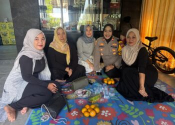 Program Jumat Curhat Kali ini Kapolsek Dramaga Langsung Datang Ke Lokasi Masyarakat Untuk Dengarkan Aduan Keluh Kesah Warga Masyarakat Terkait Harkamtibmas