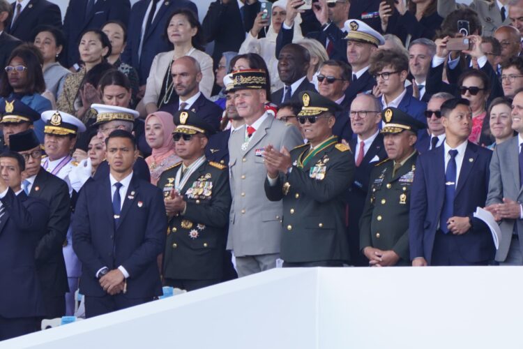 Hadir Langsung di Paris, Wakasad Saksikan Kontingen Indonesia Beraksi di Bastille Day