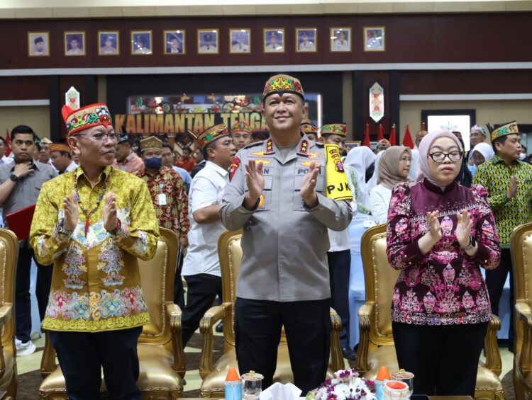 Perkuat Sinergi, Kapolda Kalteng Hadiri Peringatan Hari Anak dan Keluarga Nasional di Kantor Gubernur