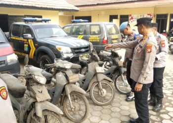 Perketat Pengawasan, kapolsek Setu Lakukan Pengecekan Kendaraan dan Senjata Api Dinas : Kita Pastikan Kesiapan Operasional Personel