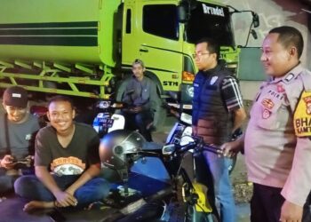 Gelar Patroli KRYD, Bhabinkamtibmas Polsek Trimurjo Imbau Remaja Tidak Nongkrong Hingga Larut Malam