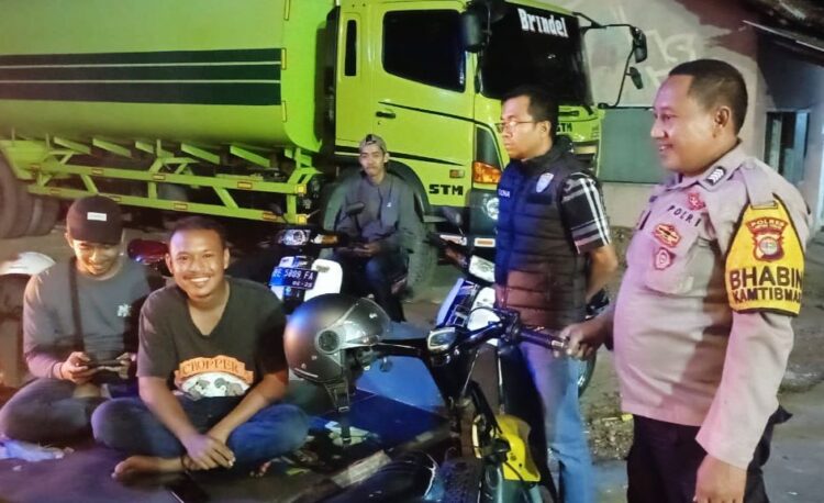 Gelar Patroli KRYD, Bhabinkamtibmas Polsek Trimurjo Imbau Remaja Tidak Nongkrong Hingga Larut Malam