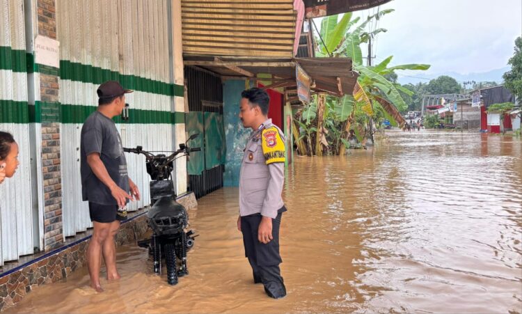 Polsek Semaka Identifikasi 6 Pekon Terendam Banjir, Warga Diminta Tetap Waspada