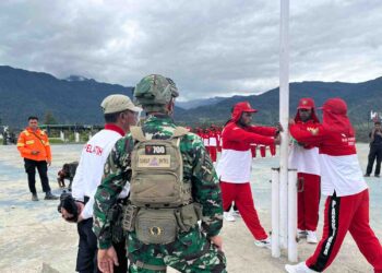 Satgas Yonif 700/WYC Latih Paskibraka Kabupaten Puncak, Semangat Merah Putih Berkobar di Tanah Papua
