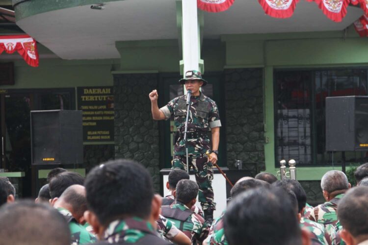 Jam Komandan, Dandim 0728/Wonogiri Himbau Anggotanya Jaga Kekompakan Dan Hindari Pelanggaran