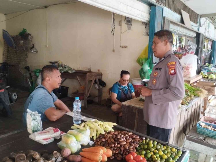 Polsek Mandor Intensifkan Patroli Dengan Menggunakan Kendaraan Dinas, Warga Apresiasi