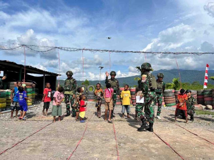 Satgas Yonif 521/DY Melaksanakan Kegiatan Lomba Dalam Rangka Memperingati Hari Kemerdekaan Republik Indonesia yang ke-80 di Distrik Elelim