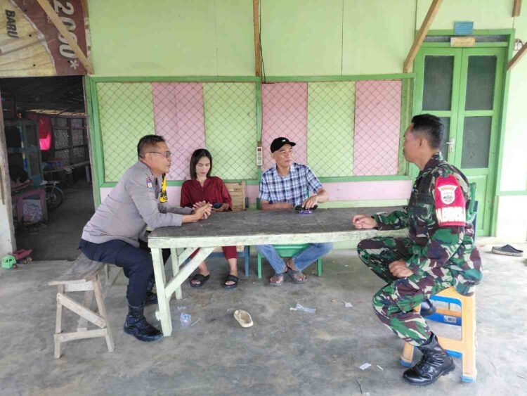 Sosialisasi call Center 110 Bhabinkamtibmas Desa Banyumas Sambangi Warga Binannya Titipkan Pesan Kamtibmas