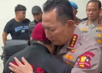 Kapolri Jenderal Polisi Listyo Sigit Prabowo Langsung Temui Keluarga Ojol Korban Rantis Brimob di RSCM