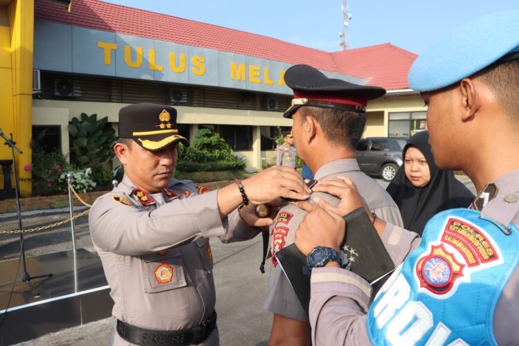 Polres Kotim Gelar Upacara Kenaikan Pangkat Pengabdian dan Pemberian Reward
