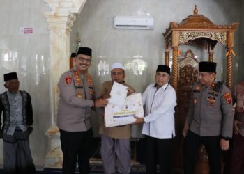 Dekatkan Diri Ke Masyarakat, Kapolres Langkat Laksanakan Jum’at Curhat di masjid Al-khlas