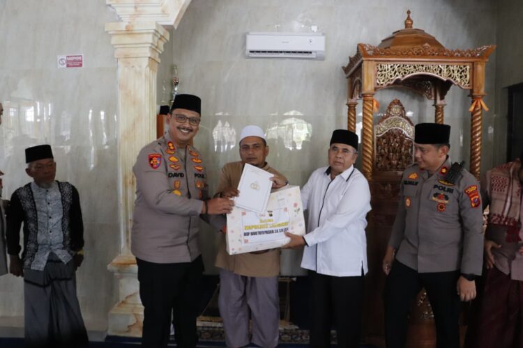 Dekatkan Diri Ke Masyarakat, Kapolres Langkat Laksanakan Jum’at Curhat di masjid Al-khlas