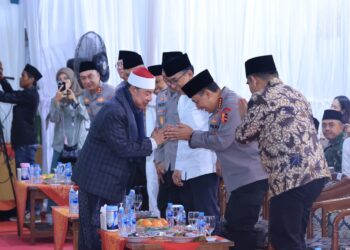 Kapolri Hadiri Haul Pondok Bubtet Pesantren di Cirebon, Ulama dan Polri saling Melengkapi