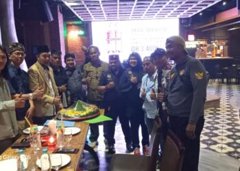 Agus Flores Serahkan 3 SK Pengurus di Momen Ulang Tahun ke-48, Tegaskan Komando dan Loyalitas