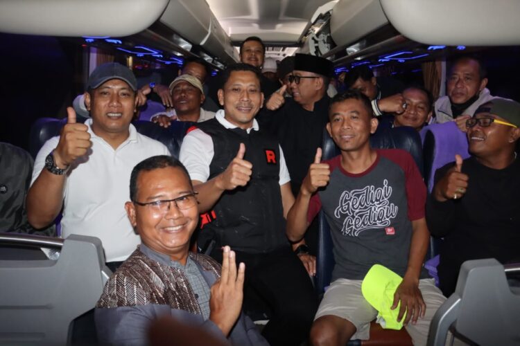 Kapolresta dan Wabup Banyuwangi Melepas Tim Sepak Bola PKDI Banyuwangi ke Turnamen di Pasuruan