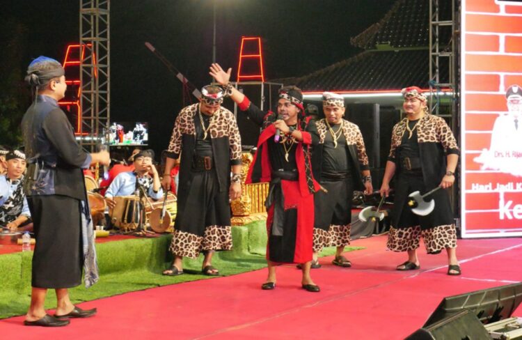 Dandim 0808 Bersama Forkopimda Semarakkan Hari Jadi Blitar Dalam Dramasoka “Pendekar Caping Gunung”