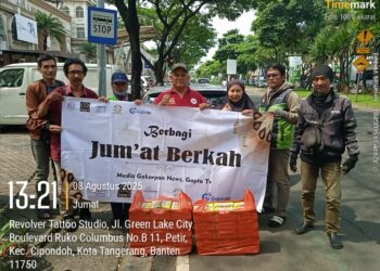 Rasa peduli Kepada Sesama Media Gakorpan Dan TV Gapta Berbagi Ratusan Nasi kotak Jumat berkah