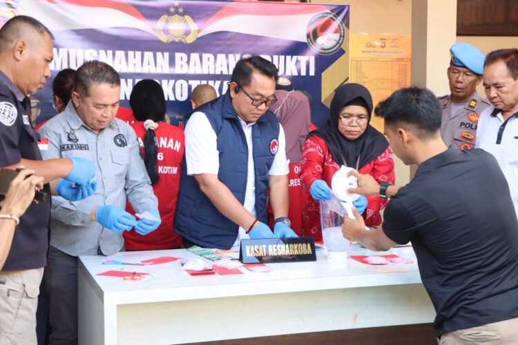 Polres Kotim Musnahkan Sabu dari 9 Orang Tersangka, Sebanyak 86 bungkus plastik dengan berat bersih 333,33 gram