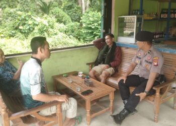 Polsek Lakukan Patroli Sambang, Pererat Silaturahmi dan Jaga Kamtibmas