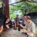 Patroli Humanis: Polisi Air Besar Dengar Keluh Kesah Warga Sambil Ngopi