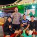 Dialog Hangat di Tengah Malam, Petugas Polsek Sengah Temila Sambangi Warga