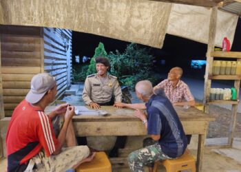 Bersama Warga, Polisi Jaga Keamanan Lewat Patroli Dialogis Malam Hari