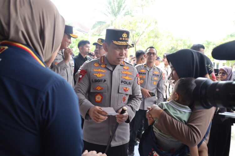 Kapolri Tinjau Distribusi SPHP, Sebanyak 2.225 Ton Telah Tersalurkan Kepada Masyarakat