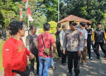  Polsek Cikarang Selatan Berangkatkan 296 Warga Ke Jakarta Meriahkan HUT RI ke 80 
