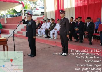 Upacara Penurunan Bendera HUT ke-80 RI di Desa Sumberejo Pagak Malang Berlangsung Lancar