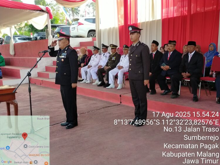 Upacara Penurunan Bendera HUT ke-80 RI di Desa Sumberejo Pagak Malang Berlangsung Lancar