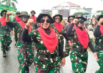 TNI, Persit Kartika Candra Kirana Cabang XXVII Kodim 0420/Sarko dan Masyarakat Bersatu di Pawai Kemerdekaan