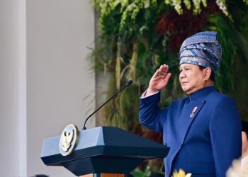 Presiden Prabowo Pimpin Khidmat Upacara Penurunan Bendera Negara Sang Merah Putih di Istana Merdeka