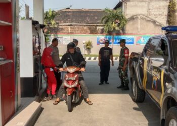 Babinsa dan Polsek Bersinergi Patroli Keramaian, Jaga Keamanan dan Ketertiban
