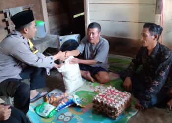 Tabir Selatan Gelar Patroli Sambang, Salurkan Bantuan untuk Warga Kurang Mampu   