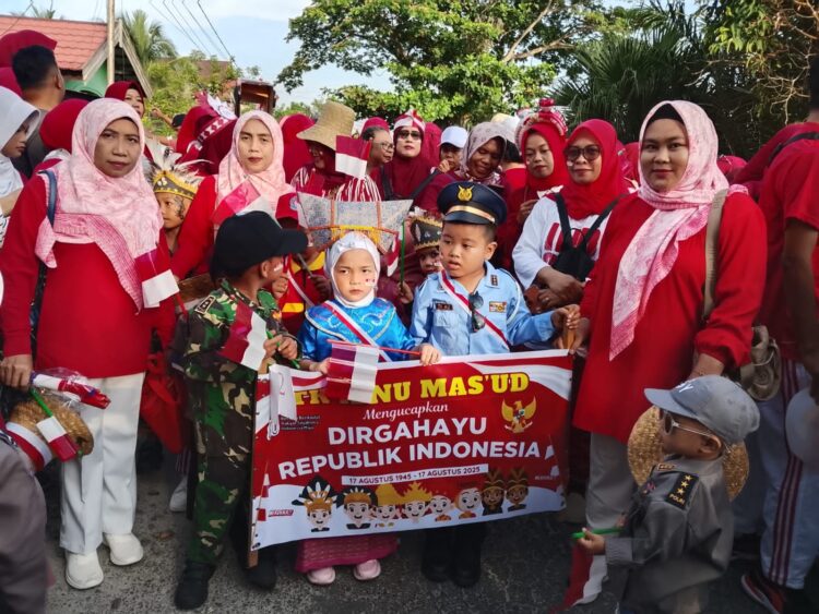 Pawai TK dan SD Se-Kecamatan Baamang di Buka Camat Baamang Sufiansyah SE