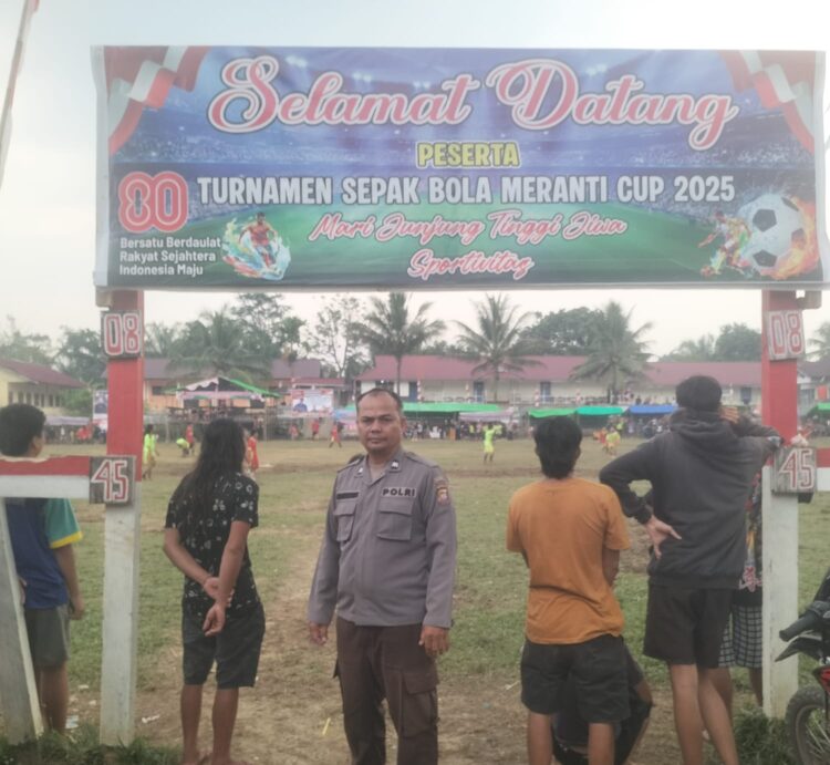 Polsek Meranti Amankan Pertandingan Sepak Bola HUT RI ke-80