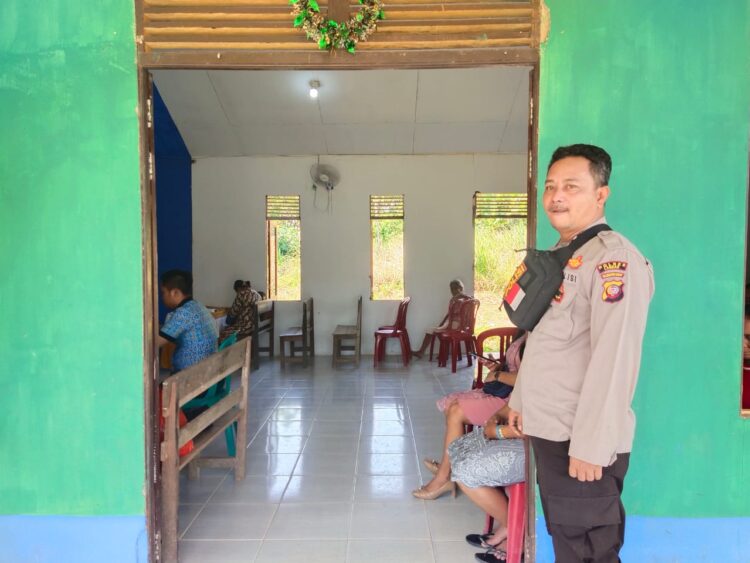 Ciptakan Rasa Aman, Polsek Meranti Amankan Ibadah di Gereja