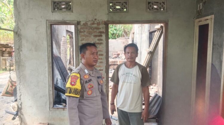 Polsek Cukuh Balak Identifikasi Kebakaran Rumah Warga, Kerugian Ditaksir Rp130 Juta